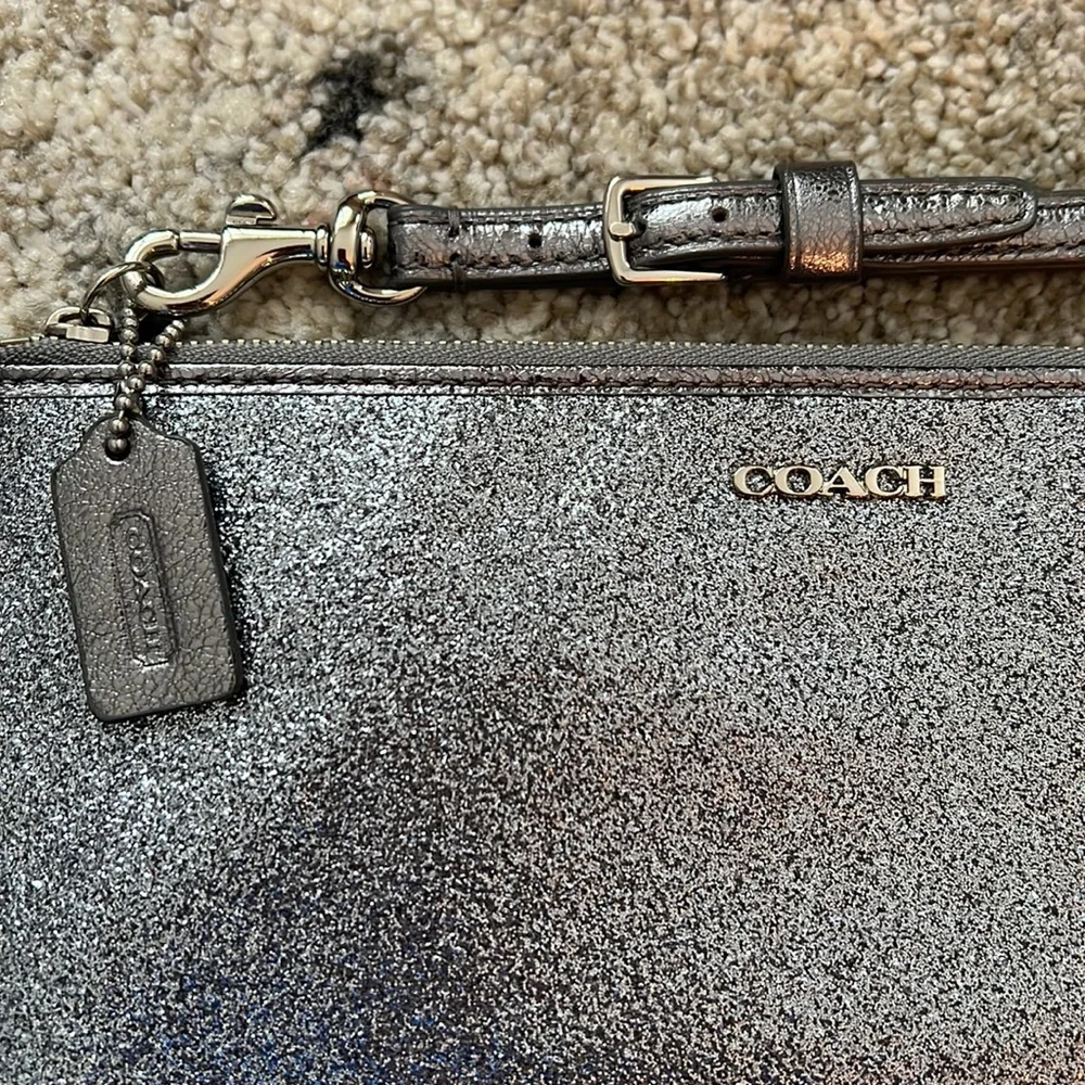Coach - Picture 2 of 6